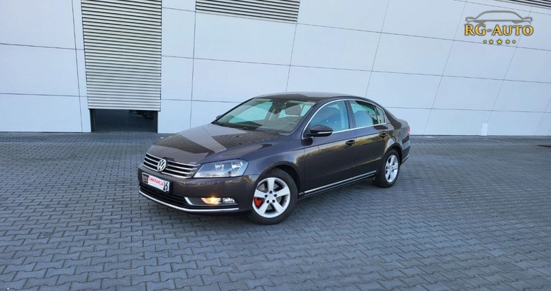 Volkswagen Passat cena 33900 przebieg: 240000, rok produkcji 2011 z Skawina małe 704